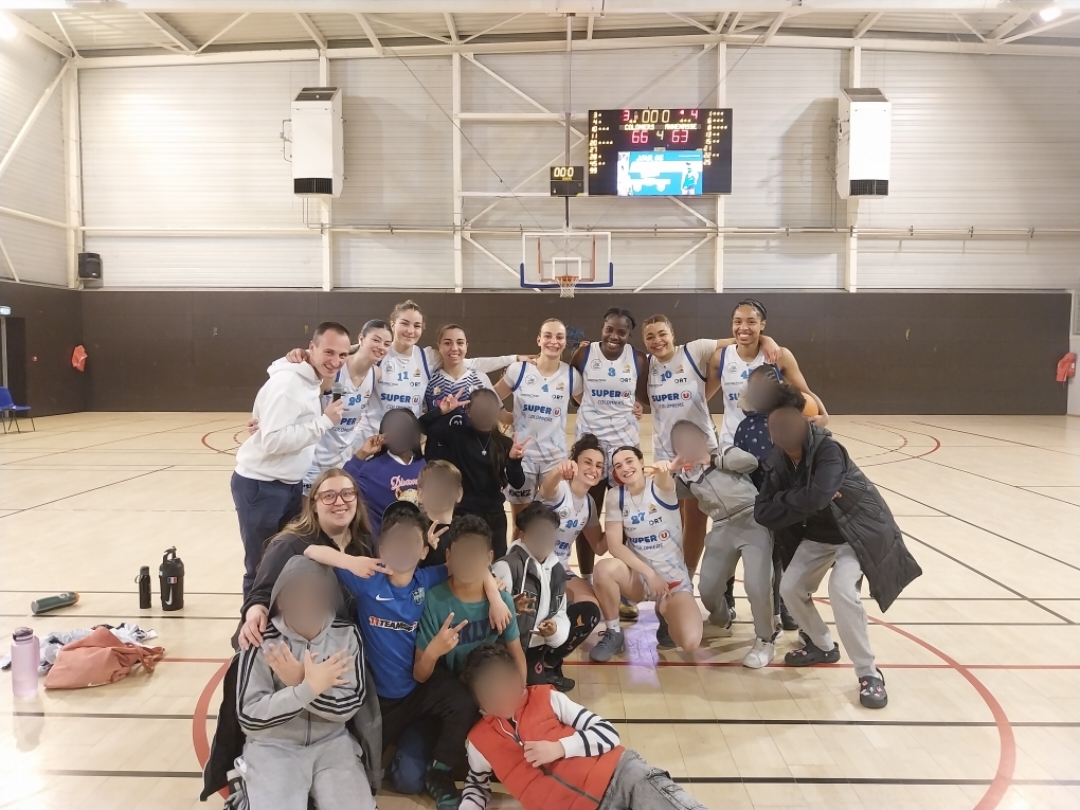Au match de l'équipe féminine nationale de basket